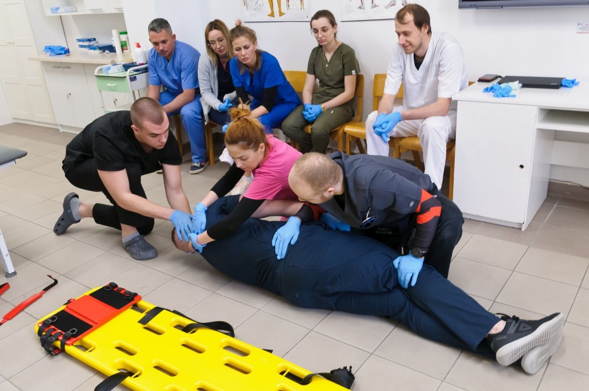 Ćwiczenia studentów ratownictwa medycznego - 2